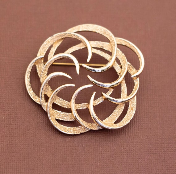 Vintage Spiral Gold Tone Brooch, Sarah Coventry  … - image 1