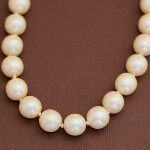 Vintage Perfect Faux Pearls Beaded Necklace 20 inch - U8