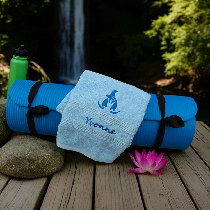 Personliga Hot Yoga-handdukar – Broderad fitnesshandduk som present bild 3