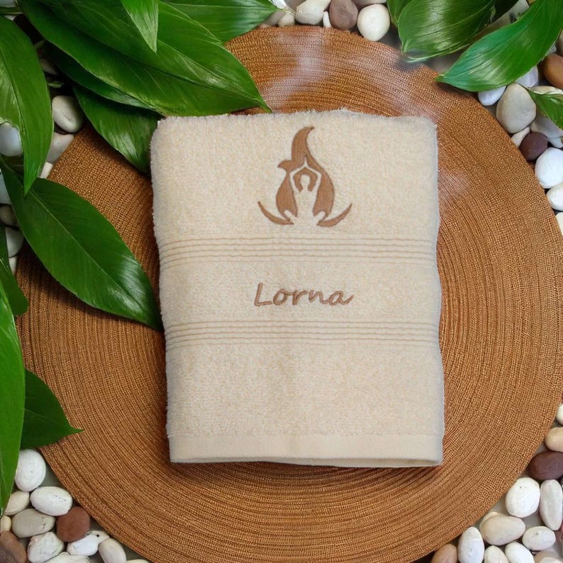 Personliga Hot Yoga-handdukar – Broderad fitnesshandduk som present bild 8