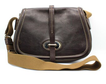 Saldi: borsa a tracolla grande Dooney and Bourke in pelle martellata color tortora e portamonete abbinato - Italia