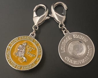 Medalla de San Francisco para mascotas: dije para collar de perro con esmalte amarillo y baño de rodio negro