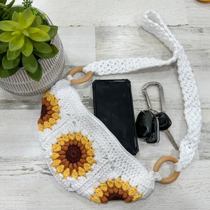 Sunburst Granny Square Crossbody Bag, Vintage Fanny Bag, Crochet Crossbody