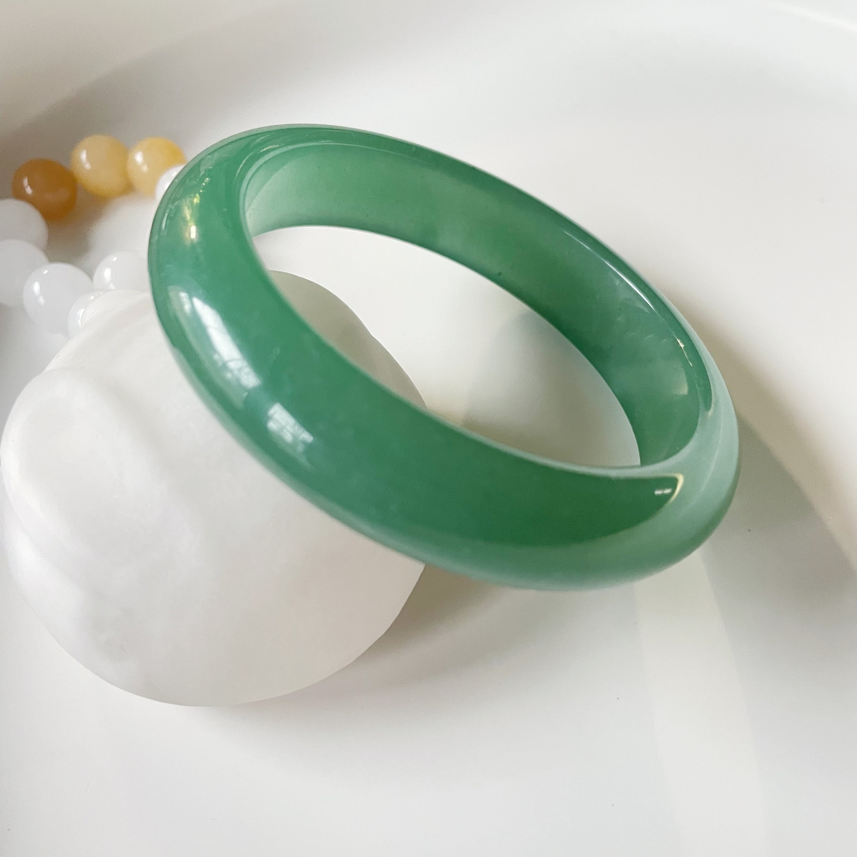 57.8mm Natural Quartzite Jade Bangle (fuchsite/绿东陵), Chromium