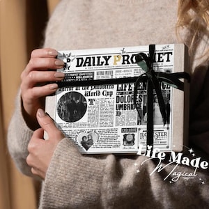 Wizard World Christmas Wrapping Paper: Magical Potter Gifts