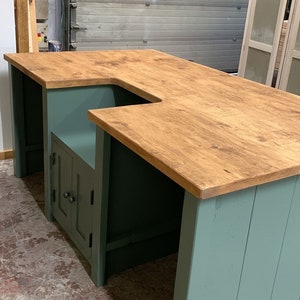 Kitchen Island with Belfast sink