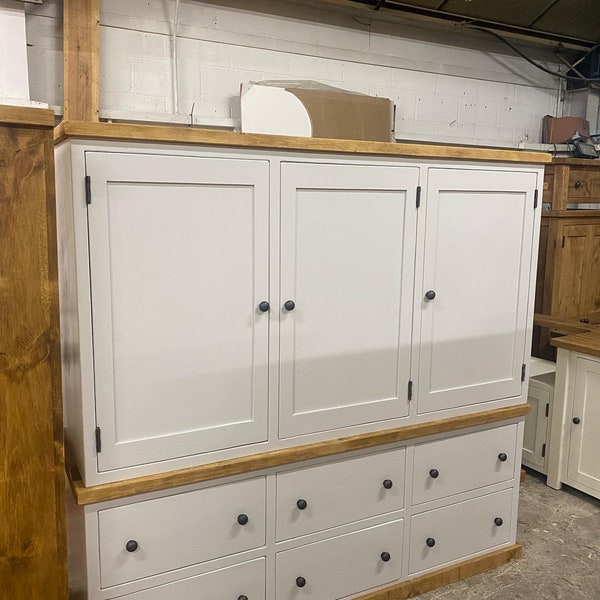 Kitchen larder unit