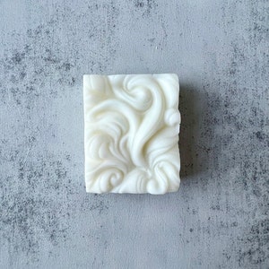 Goat&#39;s Milk Bar Soap
