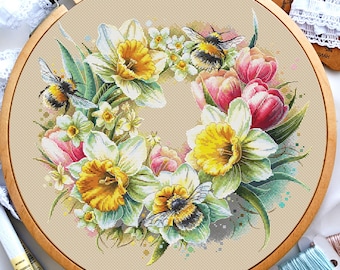 Frühlingsblumenkranz Kreuzstichmuster PDF, Narzissen-Tulpen-Hummel-Stickerei, anfängerfreundliches druckbares DMC-Design