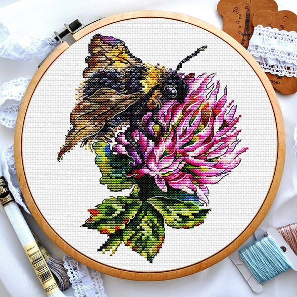 Bumble bee cross stitch, Clover cross stitch, Flower cross stitch, Summer cross stitch, Plants cross stitch, Small cross stitch, Digital PDF