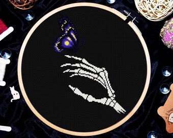 Punto croce a mano scheletro, punto croce gotico, schema punto croce farfalla, punto croce anatomia, download digitale PDF