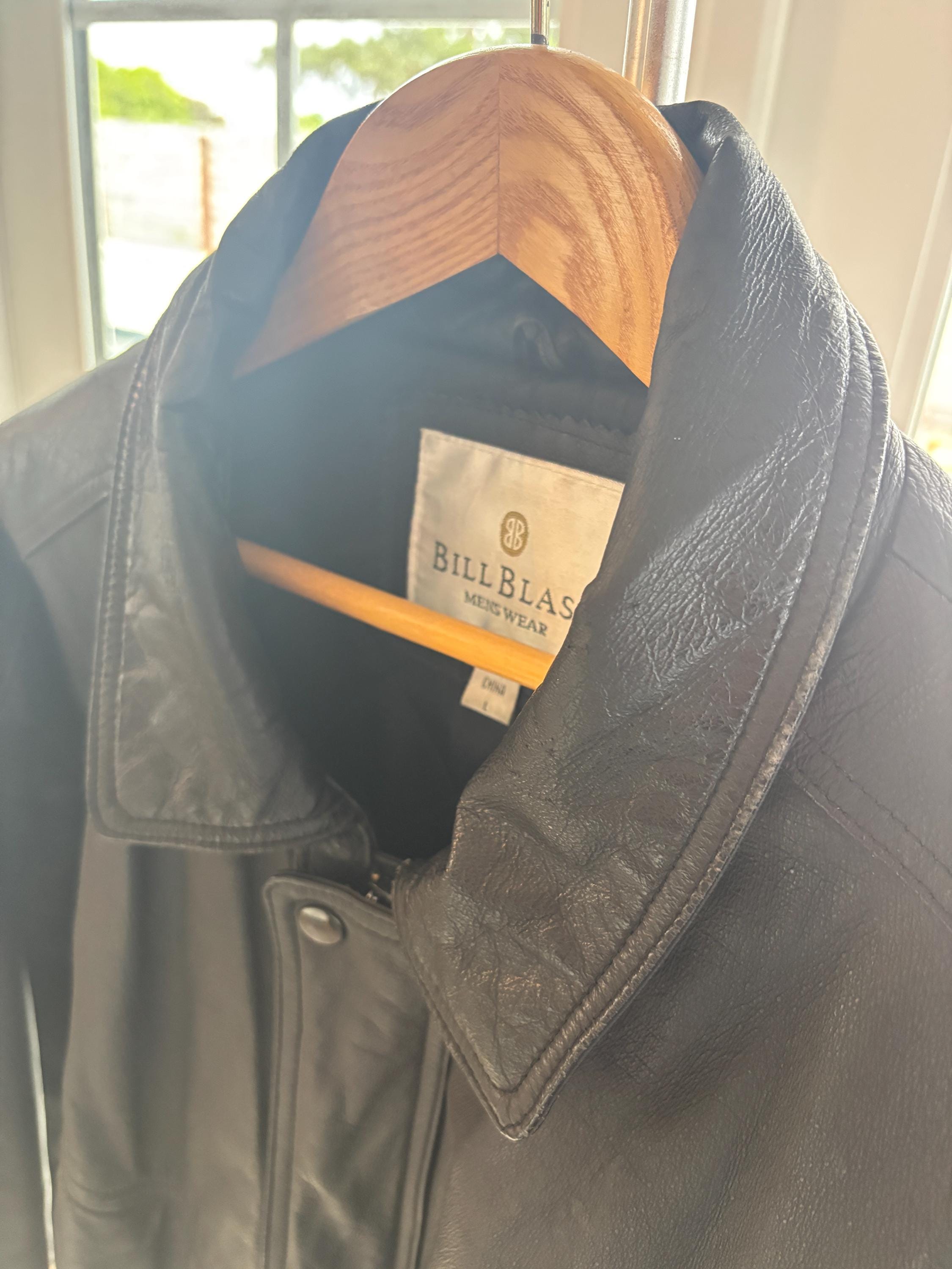 bill blass☆羊革☆ leather ‘bomber jacket Vintage Bill Blass Leather Bomber Jacket – Size L | Classic