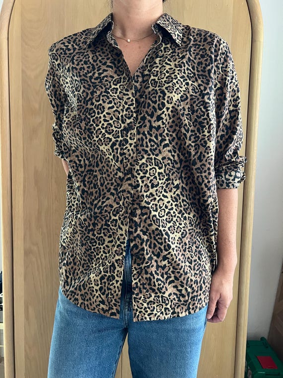Chaps Classic Leopard Print Y2K Button Down - image 1