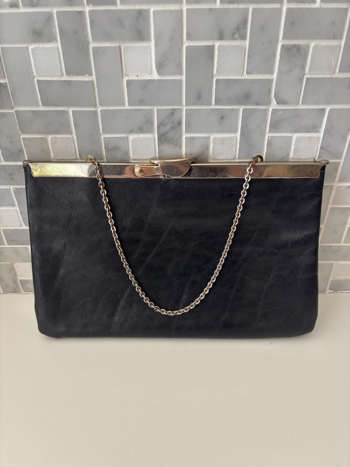 Vintage Etra Black Leather Box Handbag – 80s/90s Chain Purse, foto 2 di 5