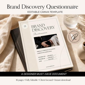 Puede incluir: Un documento de plantilla de Canva editable para un cuestionario de descubrimiento de marca con un diseño en beige y blanco. La portada presenta el texto Brand Discovery Questionnaire, una foto central y campos para el nombre del cliente.