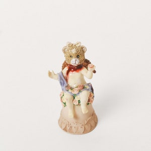 Bearubijn | OOAK Collectible Beeldje Mantel Tchotchke Dark Alt Kerst Decor Druppelen Bloed Hars Plank Horror Griezelige Engel Teddybeer Lowbrow