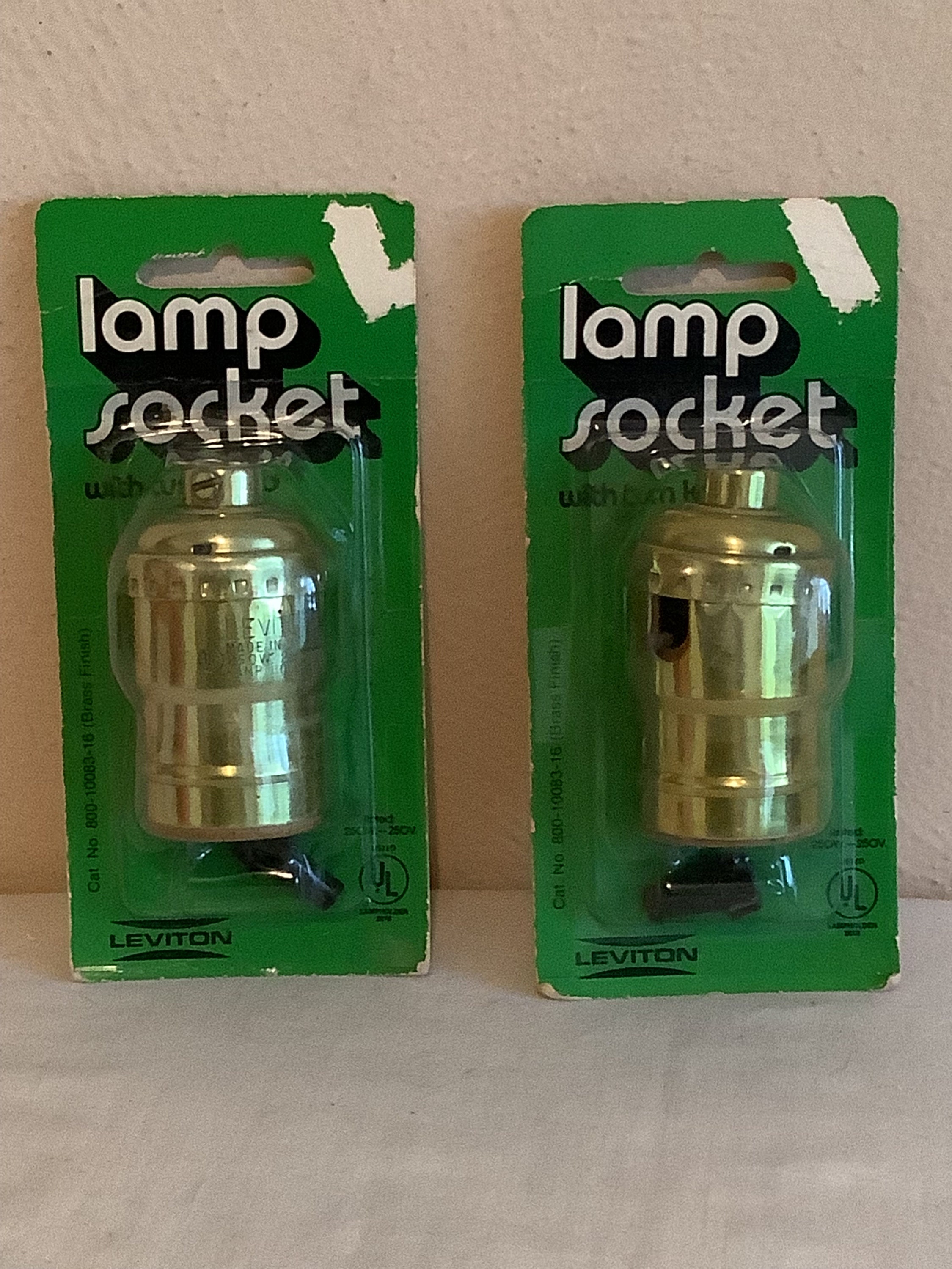 Vintage Leviton Lamp Socket W burn Knob Cat. No. 800 10083 16
