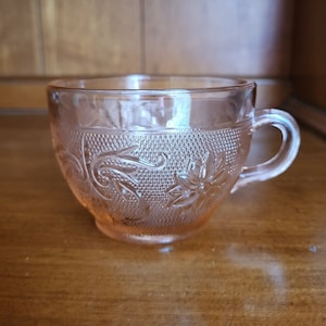 Vintage Sandwich Peach (Pink) Tiara Glass Tea Cup