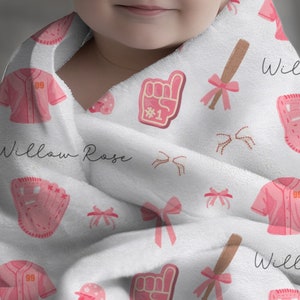 Personalisierte Baby-Decke für Softball-Liebhaber-Babyparty-Geschenk-Idee für Baby-Mädchen-kundenspezifische Namenskrippen-Decke für Softball-Fan-Namensdecke