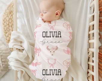 Couverture personnalisée Coquette Cowgirl avec nom pour nouveau-né Idée cadeau baby shower pour faire-part de bébé Couverture à emmailloter pour lit de bébé