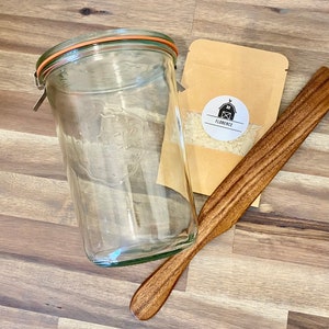 3/4L Mold jar pictured with the teakwood spurdle and Florence.