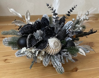 Christmas floral arrangement decoration for fireplace, Christmas floral centerpiece, xmas centerpiece.