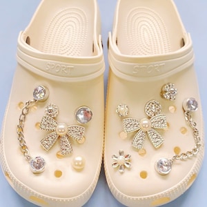 12Pcs/Set Creative Rhinestone Bows Shoe Charms with Chain,Girlish Bowknot Shoe Buckles,Shiny Shoe Charms Without Shoes,DIY Shoe Accessories