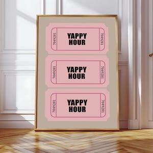 Yappy Hourプリント、ハッピーアワーバーカートウォールアート、JaggerMaiによるオリジナルレトロカクテルアート、印刷可能なパーティードリンクサイン、インスタントデジタルダウンロード