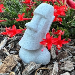 The Mo&#39;ai of Easter Island 3D Printed Desk & Garden Sculpture