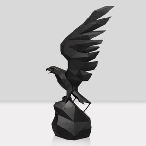 Modern Geometric Eagle Metal Standing Eagle Sculpture - 3D Animal Garden Art Decor, Eagle Statue for Outdoor Indoor