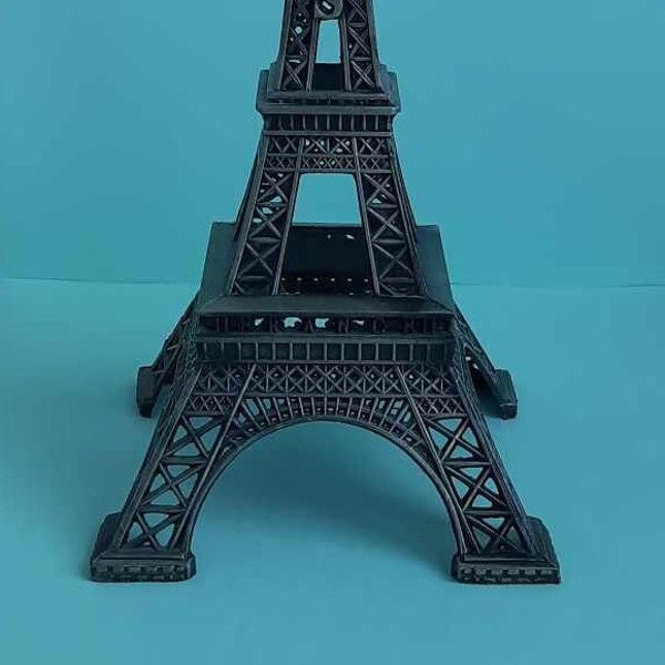 Figurine française en laiton de la Tour Eiffel à Paris. Figurine de collection. souvenir vintage de Paris. Fabriqué en France. Décoration de maison ou de bureau.