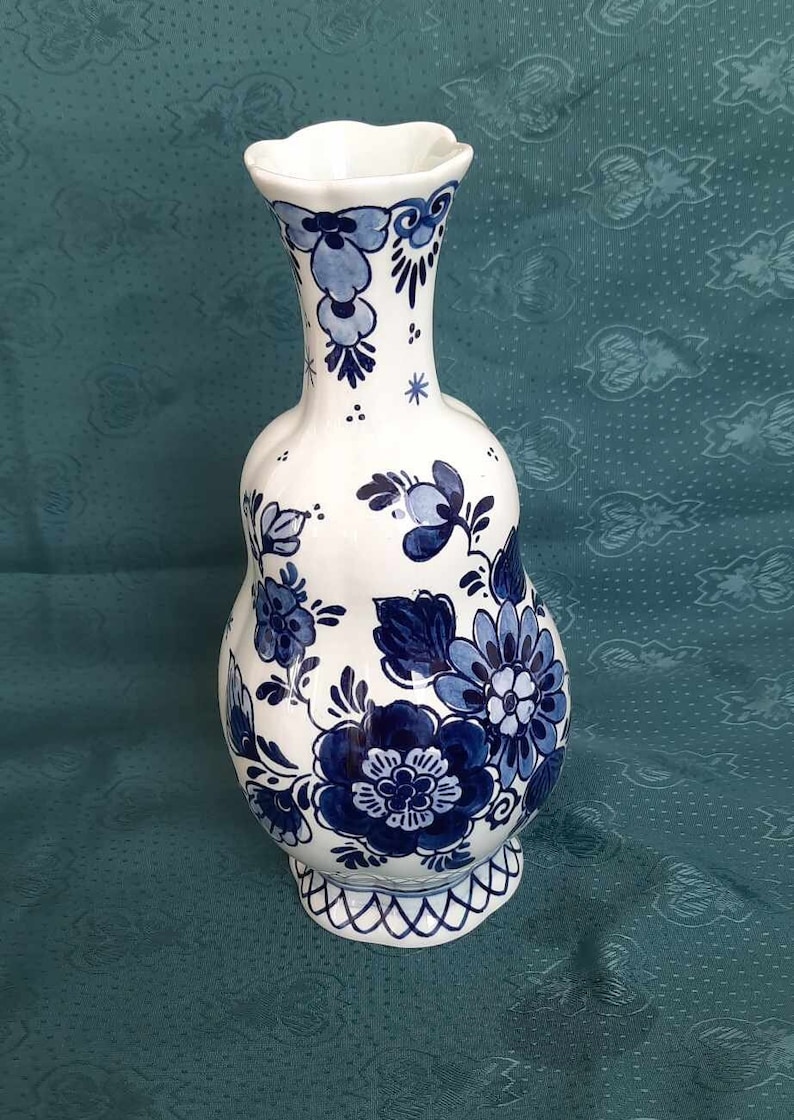 Delft Blue Hand Painted Vase. Vintage Delft Blue Vase. Retro Holland