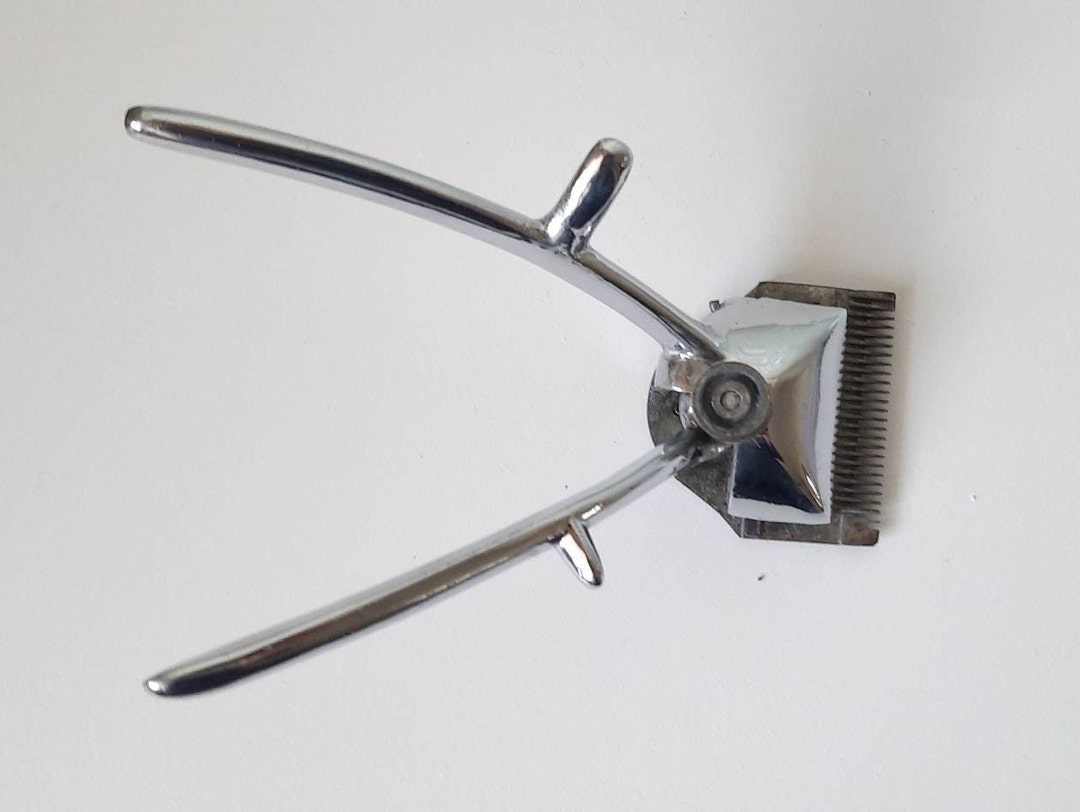 Vintage Manual Hand Clipper. Hair Clipper. Collectible Clippers