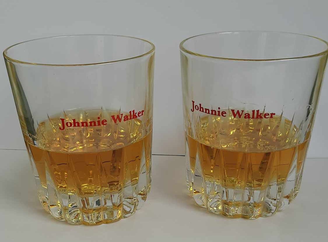 2 Johnnie Walker Whiskey Collectible Glasses. Sets of 2 Drinking ...