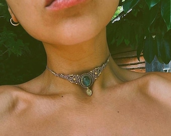 Crystal macrame choker, gold choker necklace, natural stone necklace, labradorite necklace, moonstone turquoise, hippie boho ethnic necklace