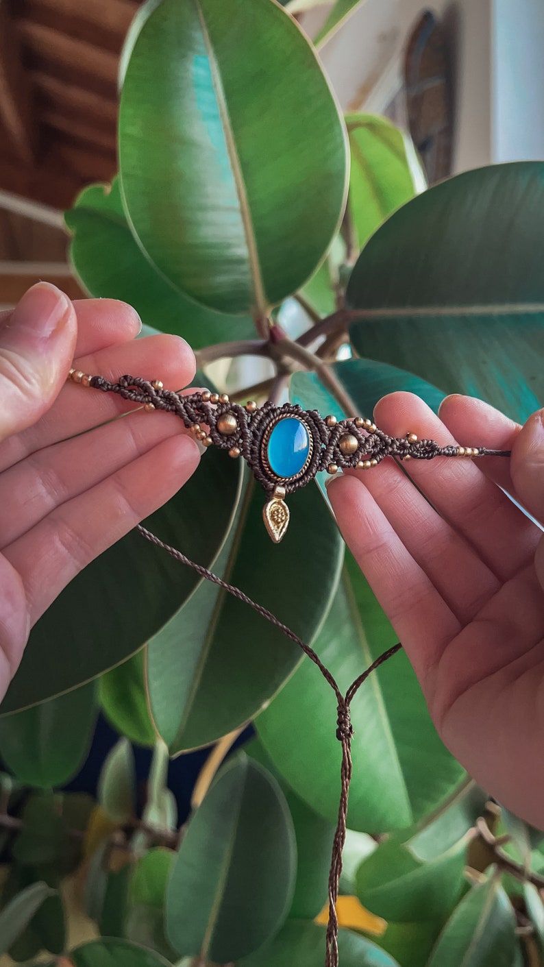 Hippie macrame choker, Boho natuurstenen ketting, Labradoriet maansteen lapis lazuli Choker gouden messing boho Gepersonaliseerde ketting Brown blue onyx