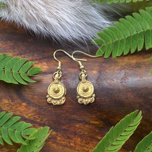 Schlichter minimalistischer Ohrring, Boho Bali Ohrring, Silber, Goldmessing, Blumenohrring, Hippie, Boho, Ethno