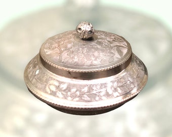 Vintage Floral Chiseled Jewelry Box - Collectible Box - Engraved Silver Metal