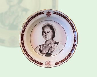 Queen Mother commemorative saucer, Queen Elizabeth, “Eightieth Birthday” (1980) - Coronet Pottery, Staffordshire