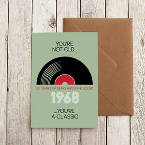 Carte d'anniversaire joueur de vinyle + étiquette volante Vous n'êtes pas vieux Vous êtes un modèle personnalisé classique Modèle de carte d'anniversaire drôle 1968