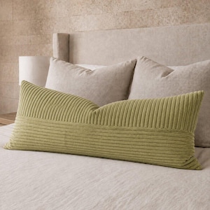 Olijfgroen corduroy lendenkussen. Rechthoekige kussenhoezen van fluweel. Lichaamskussen op maat. Boho woondecoratie. Kussen voor zijslapers.