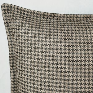 Brown and ivory houndstooth pillow covers. Throw pillow for couch. Modern geometric pillow. Beige cushion cover. Retro houndstooth pillow.