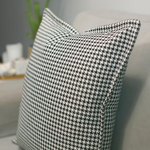 Brown and ivory houndstooth pillow covers. Throw pillow for couch. Modern geometric pillow. Beige cushion cover. Retro houndstooth pillow.