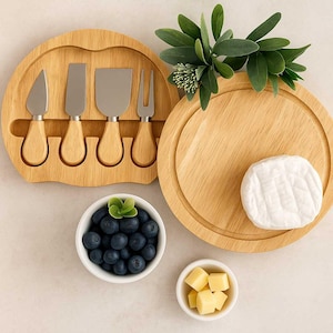Personalised Cheese Board | 4 Cheese Knives | Round | Wooden | Anniversary | Family | Wedding | Birthday | Gift | Free Engraving