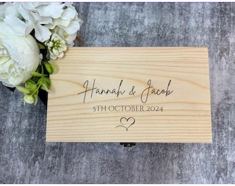 Personalised Wooden Wedding Keepsake Box – Custom Engraved Memory Box with Names, Date & Quote – Wedding Gift for Couple or Bride