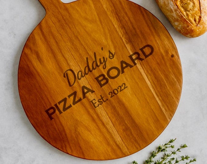 Personalised Pizza Board for Dad – Custom Engraved Acacia Paddle – Father’s Day Gift – Custom Name Pizza Board
