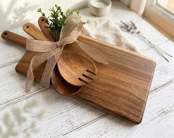 Gepersonaliseerde acaciahouten serveerplank | Aangepaste nederzetting en housewarmingcadeaudoos | Beweidingsset natuurlijk hout | Slotcadeau onroerend goed