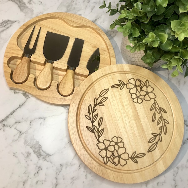 Personalised monogram designs Cheese Board | 4 Cheese Knives | Round | Wooden | Christmas | Housewarming | Wedding | Family | Birthday