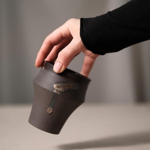 Taza de vino y café japonesa Wabi Sabi, cerámica esmaltada de gres hecha a mano / Incluye caja de regalo
