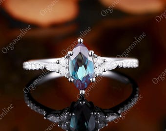 Marquise-Verlobungsring mit Alexandrit, Art-déco-Jubiläumsring aus massivem Gold mit Moissanit